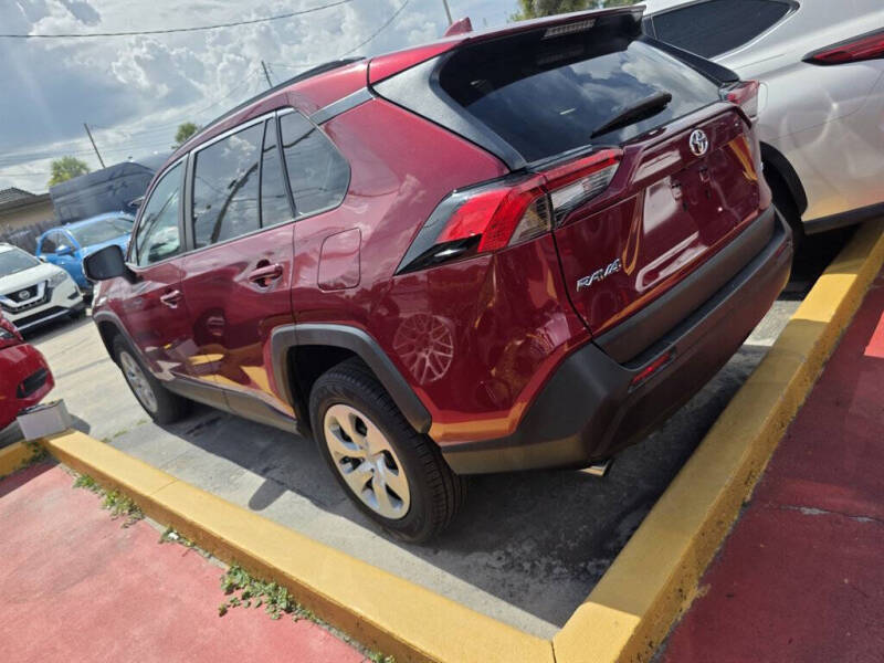 2021 Toyota RAV4 LE