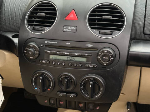 2008 Volkswagen New Beetle Convertible SE