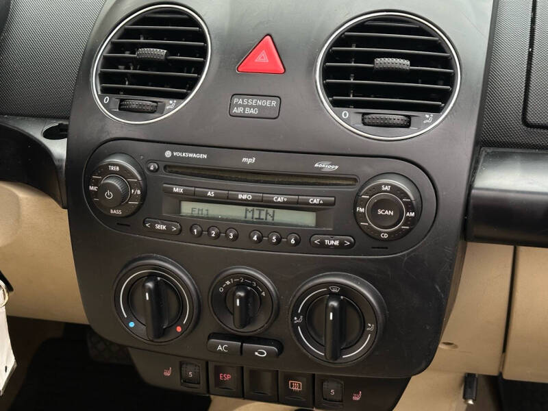 2008 Volkswagen New Beetle Convertible SE