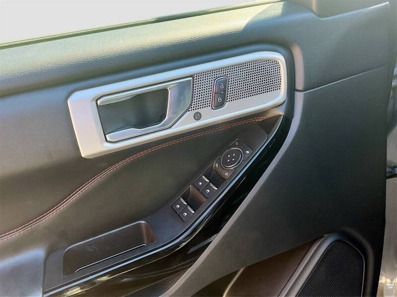 2022 Ford Explorer ST-Line