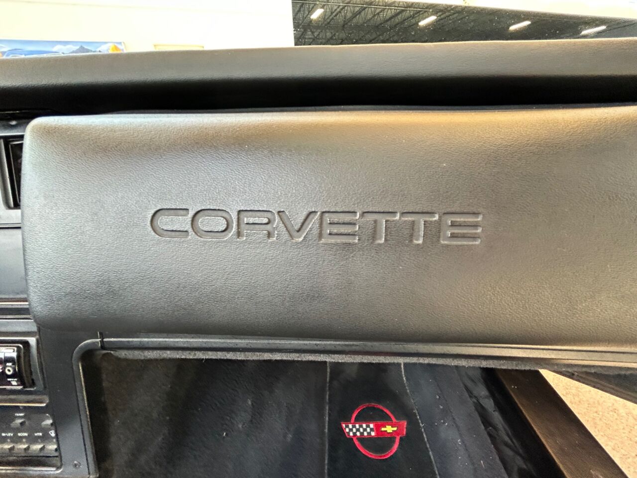 1989 Chevrolet Corvette 23