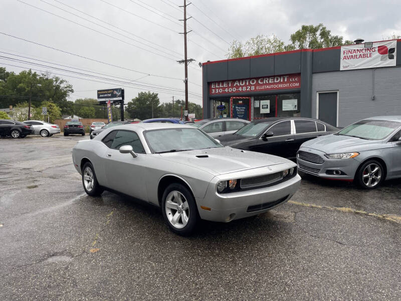 2010 Dodge Challenger SE's photo