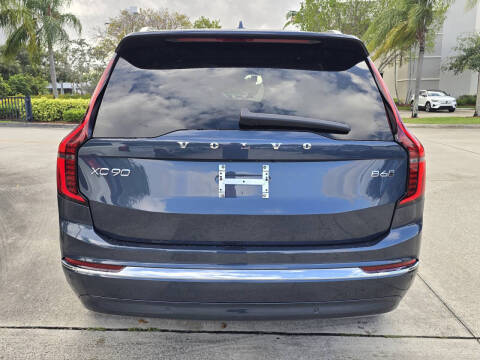 2025 Volvo XC90 B6 Core Bright Theme