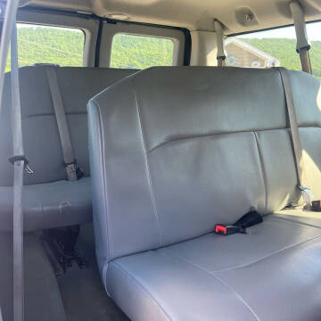 2010 Ford E-Series E-350 SD XLT