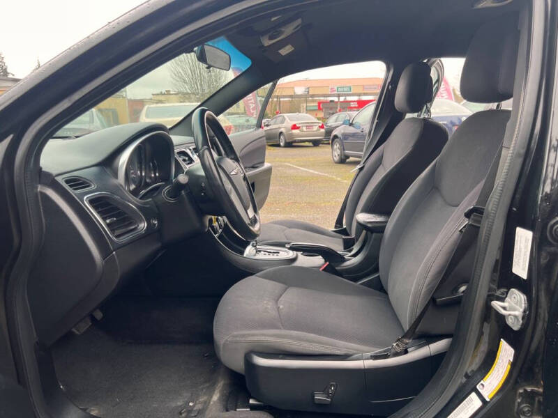 2013 Chrysler 200 Touring