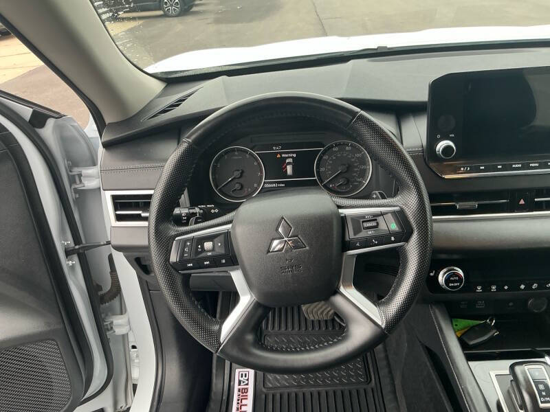 2024 Mitsubishi Outlander SE