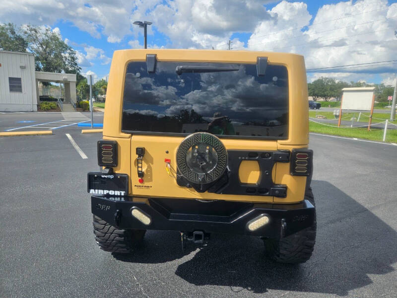 2014 Jeep Wrangler Unlimited Rubicon photo 23