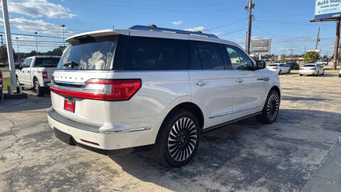2018 Lincoln Navigator Black Label