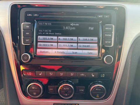 2012 Volkswagen Passat SE PZEV