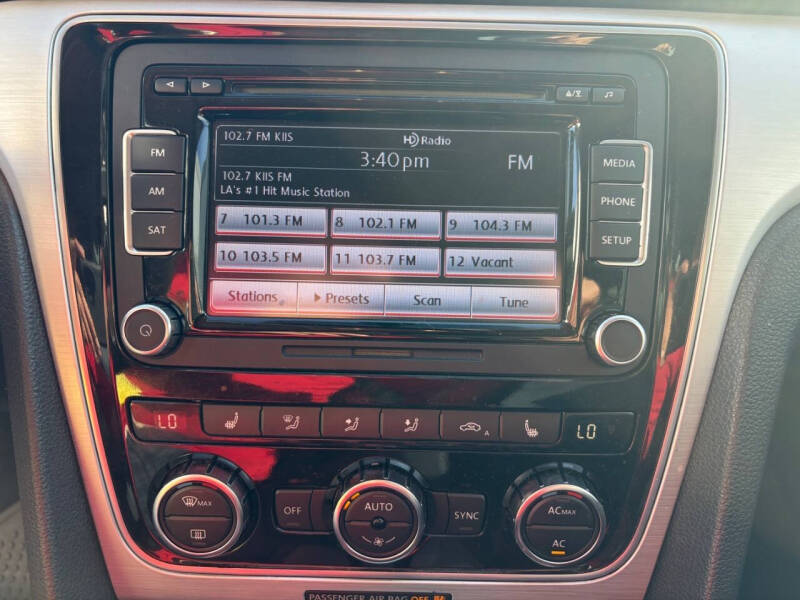 2012 Volkswagen Passat SE PZEV