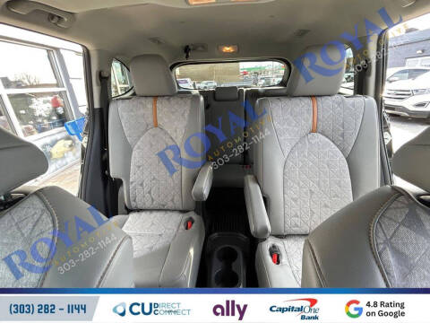 2023 Toyota Highlander Hybrid Bronze Edition