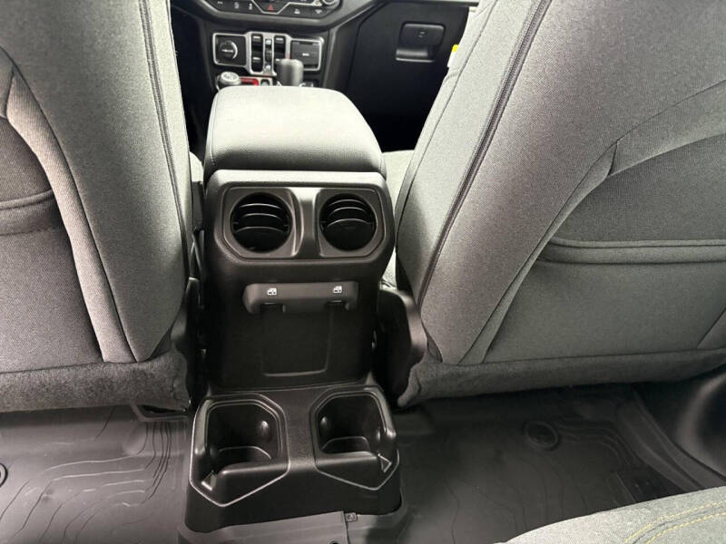 2025 Jeep Gladiator Willys