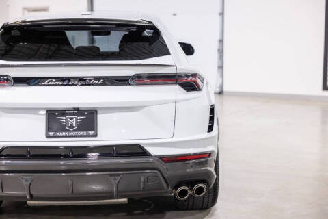 2023 Lamborghini Urus Performante