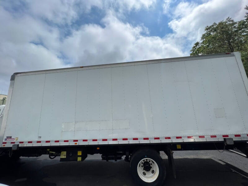 2017 Freightliner M2 106