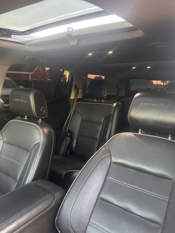 2017 GMC Acadia Denali