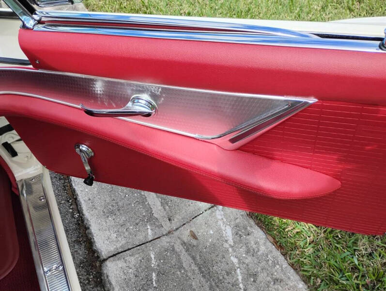 1957 Ford Thunderbird