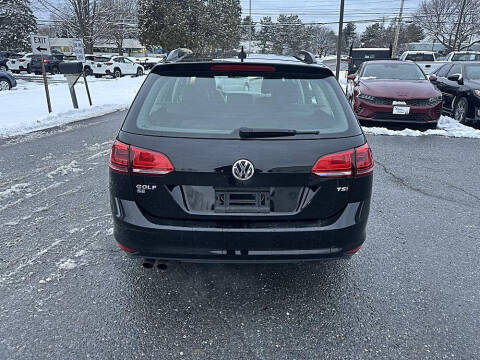 2017 Volkswagen Golf SportWagen