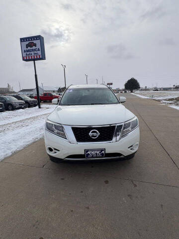 2016 Nissan Pathfinder S