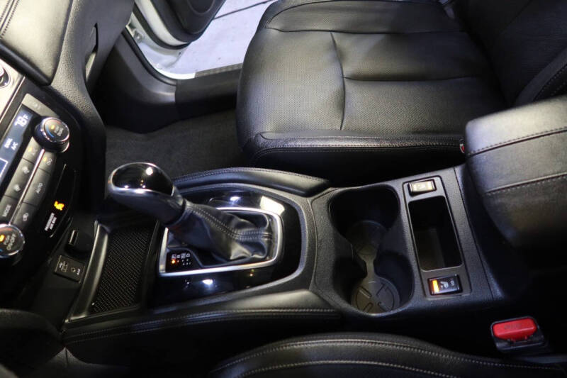 2017 Nissan Rogue SL