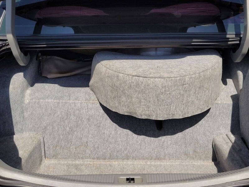 2003 Lincoln Town Car Executive