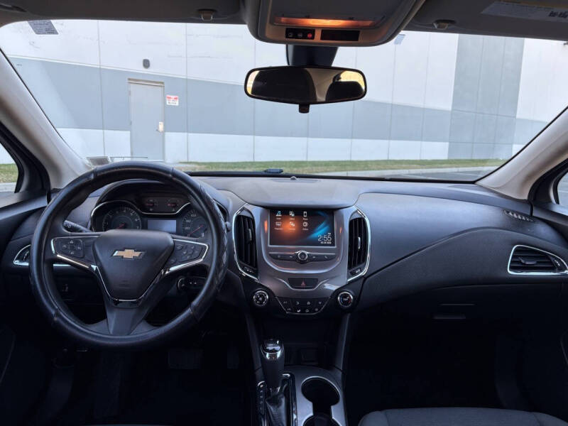 2017 Chevrolet Cruze LT Auto