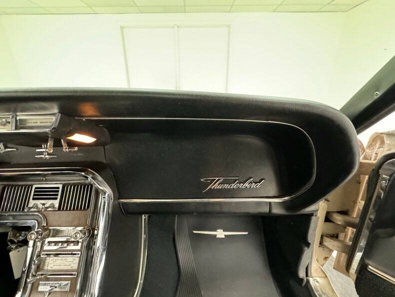 1966 Ford Thunderbird