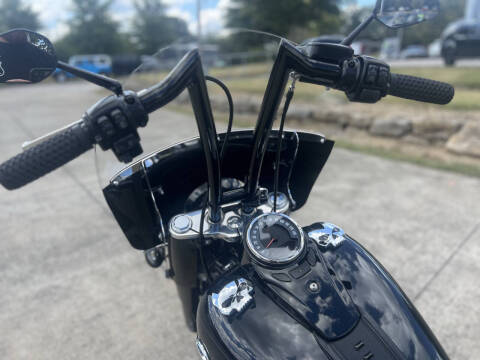2019 Harley-Davidson FLHC
