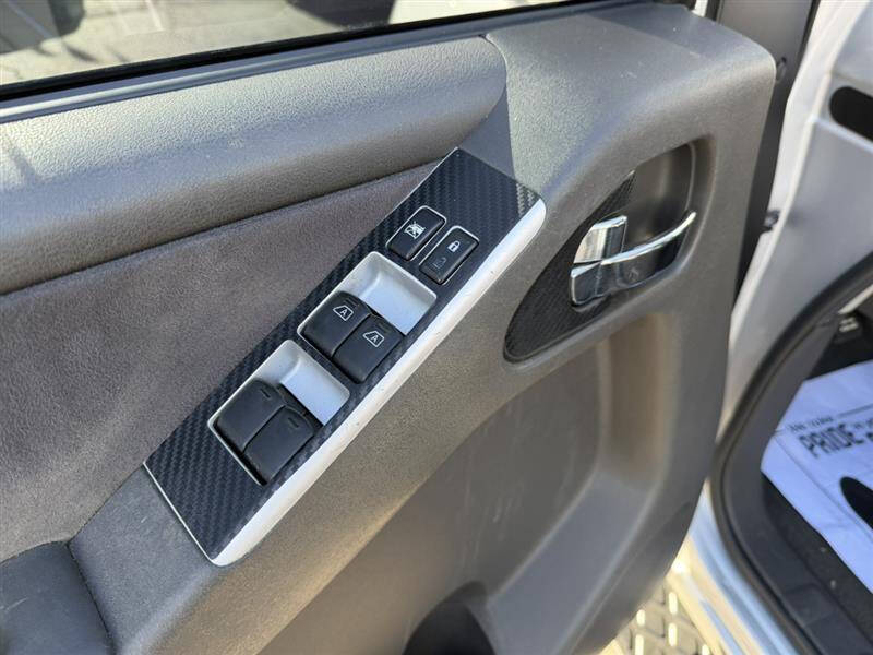 2008 Nissan Pathfinder SE