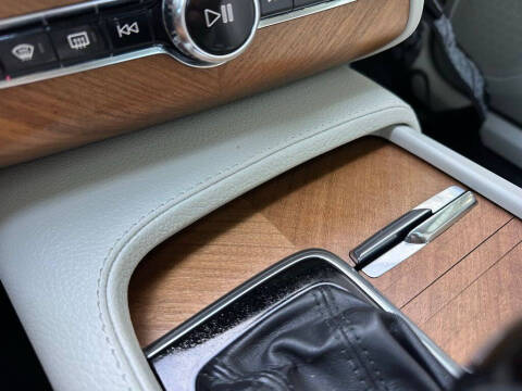 2022 Volvo XC90 T6 Momentum 7-Passenger