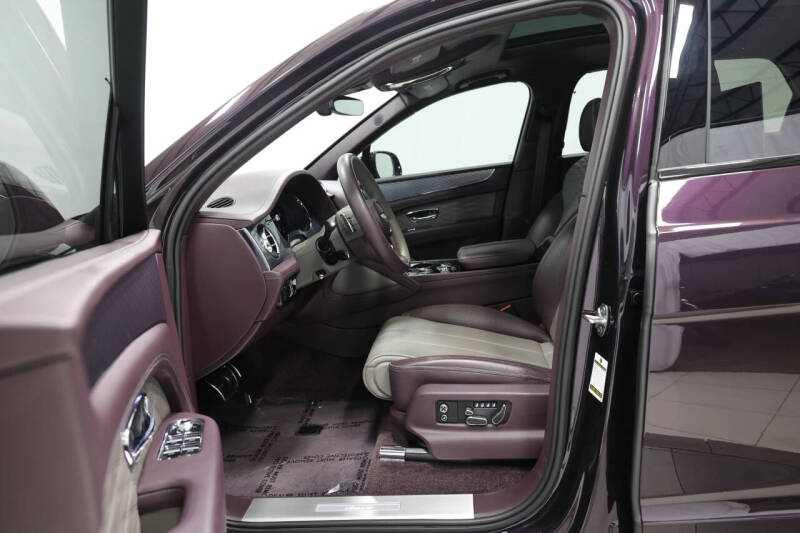 2023 Bentley Bentayga EWB