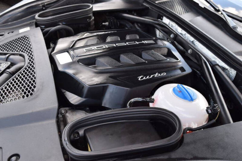 2015 Porsche Macan Turbo