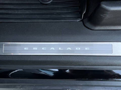 2025 Cadillac Escalade ESV Sport