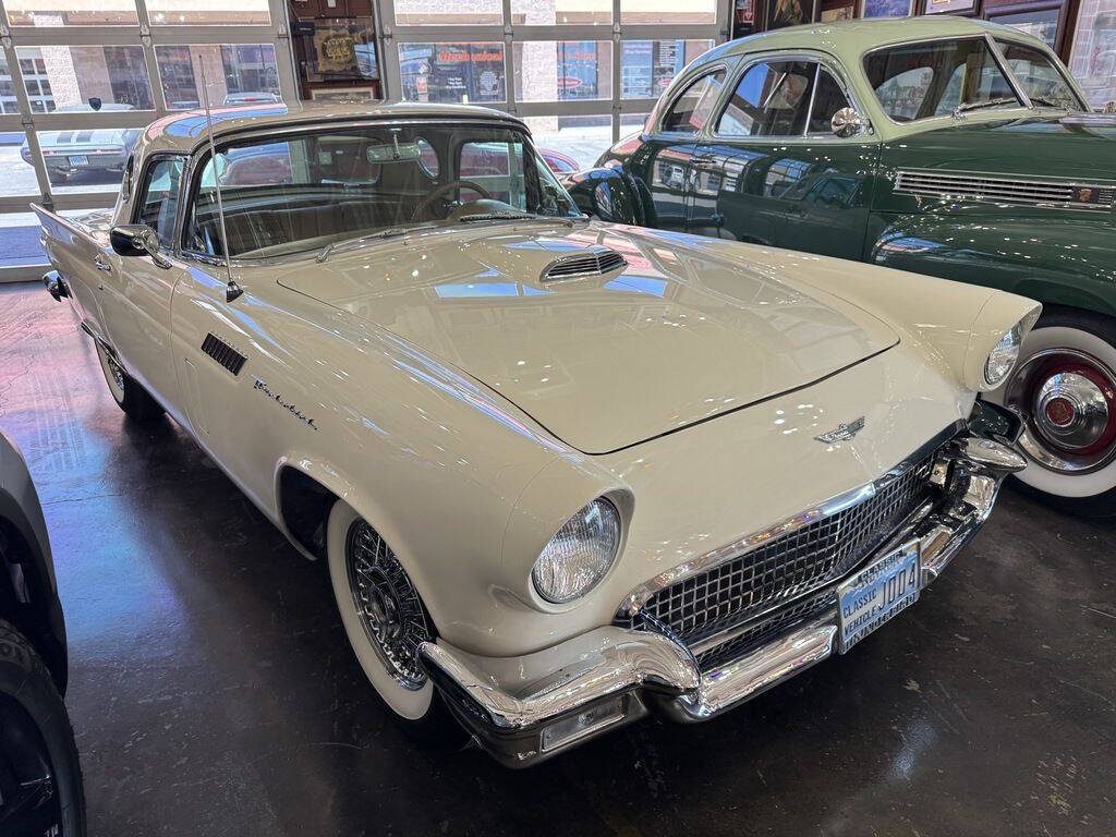 1957 Ford Thunderbird 4