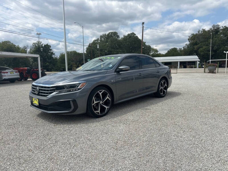 2020 Volkswagen Passat R-Line's photo