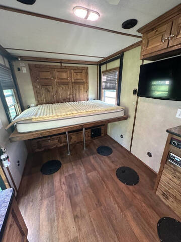2019 Ice Castle Fish House 8x26' RV Edition