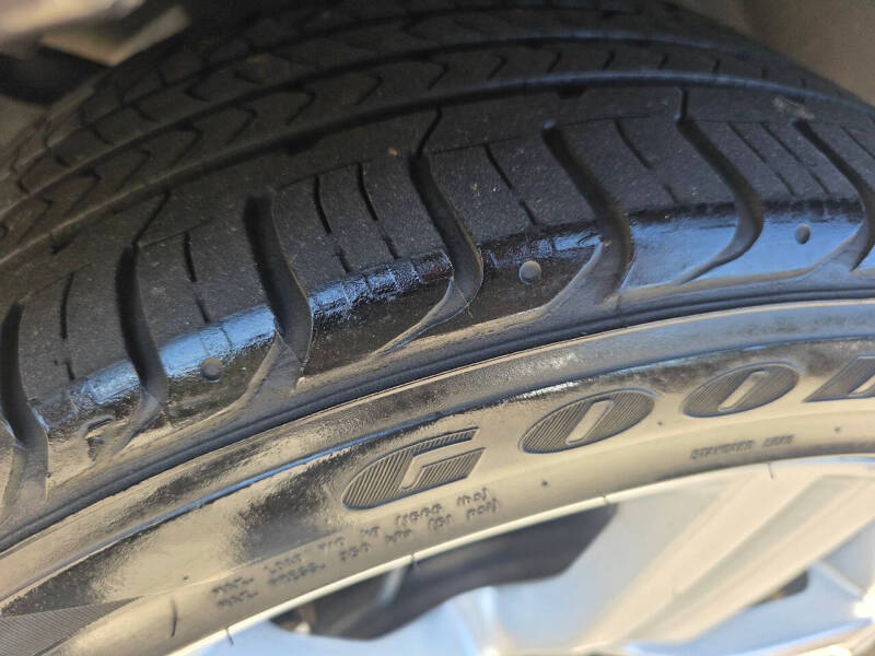 2009 Pontiac G8 Base w/Bluetooth