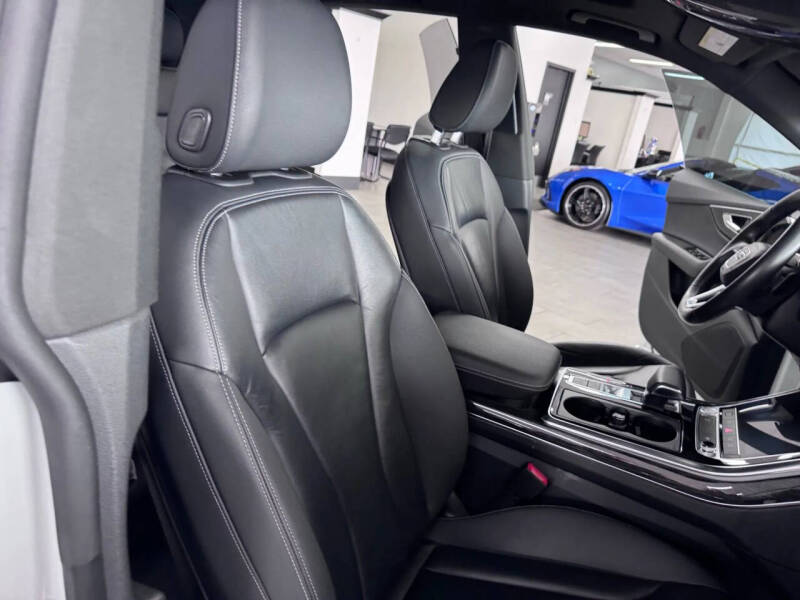 2019 Audi Q8 quattro Premium 55 TFSI