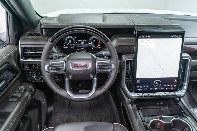 2025 GMC Yukon Elevation