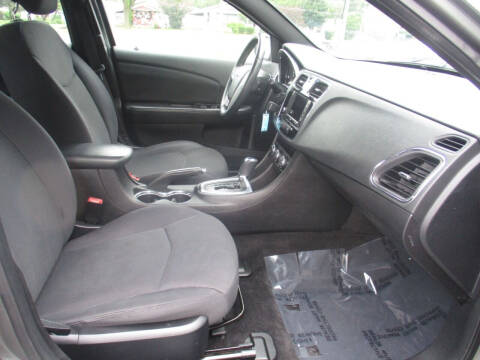 2013 Chrysler 200 Touring