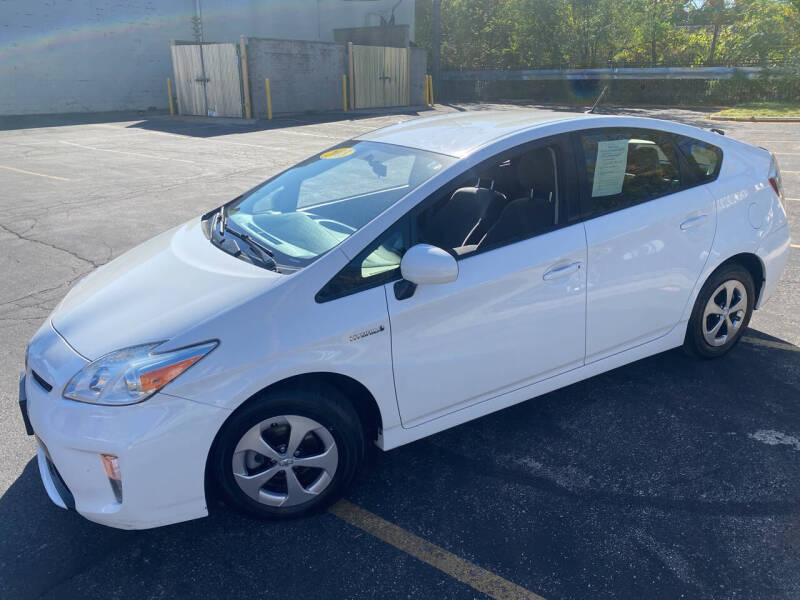 2013 Toyota Prius Two photo 2