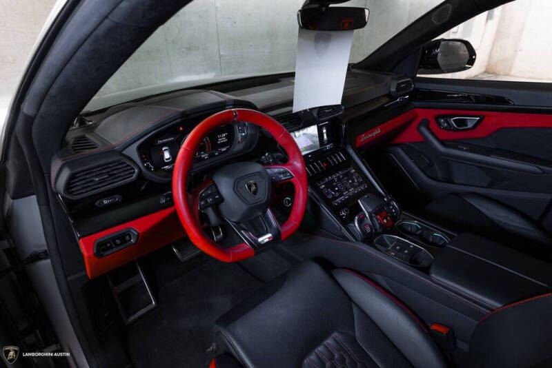 2023 Lamborghini Urus S