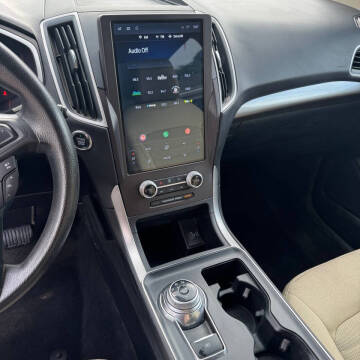 2021 Ford Edge SE