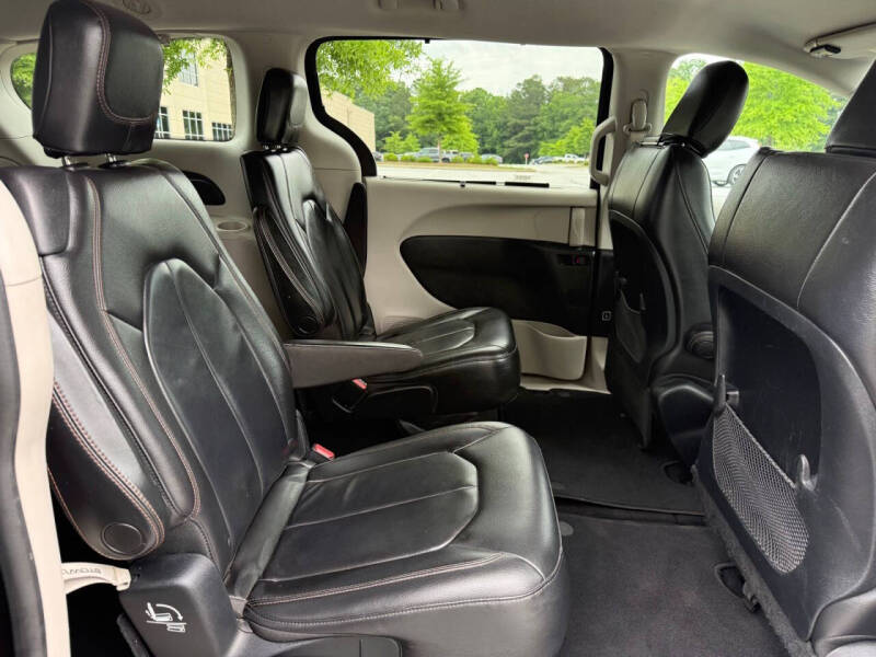 2017 Chrysler Pacifica Touring-L