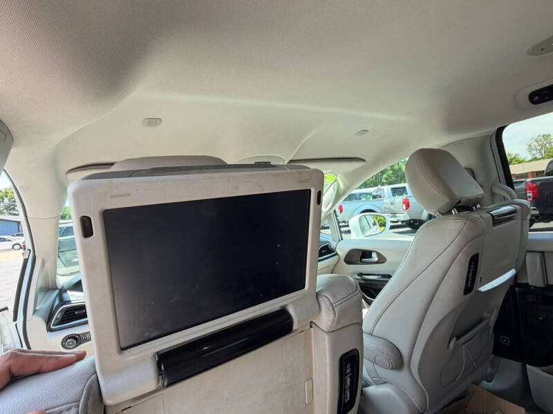 2017 Chrysler Pacifica Touring-L Plus