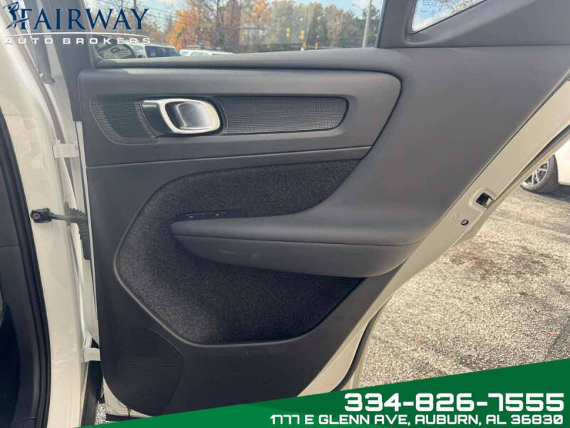 2024 Volvo XC40 B5 Plus Dark Theme