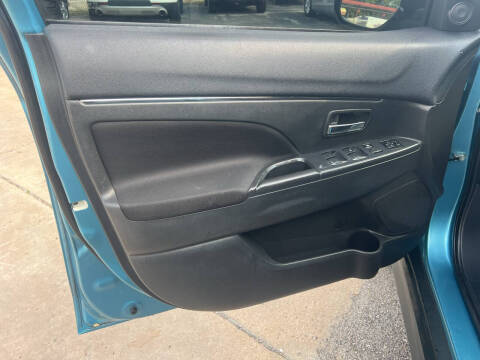 2013 Mitsubishi Outlander Sport LE