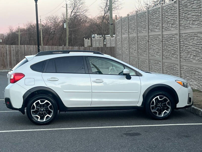 2017 Subaru Crosstrek Premium photo 8