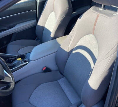 2020 Toyota Camry Hybrid LE