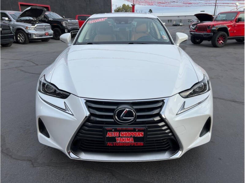 2017 Lexus IS 200t