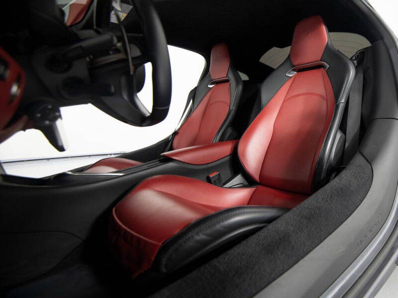 2023 McLaren Artura